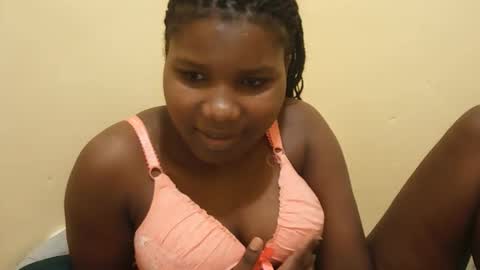 Snapshot of sexy_roz chatting on March 2026 03:16:01 PM Queen online show from March 2026 03:16:01 PM