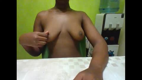 Snapshot of sexy_siren_ chatting on October 2025 12:42:02 AM Valentine online show from October 2025 12:42:02 AM