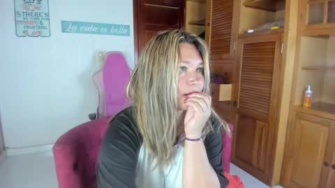 sexy_valeshca online show from December 2025 05:40:02 PM