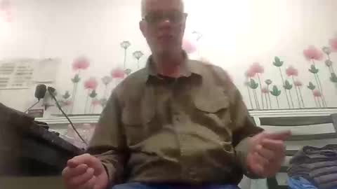 Snapshot of sexy_white_daddy chatting on October 2025 08:42:01 PM Daddy online show from October 2025 08:42:01 PM