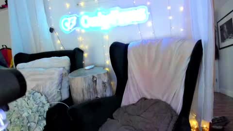 Ashley Teal online show from February 2025 06:08:02 AM