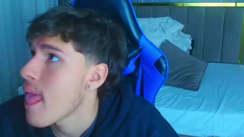 owen sky online show from September 2025 12:20:01 PM