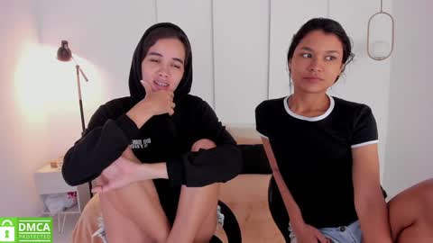 Snapshot of sexychanell_18 chatting on January 2025 12:44:02 PM chanell and yina online show from January 2025 12:44:02 PM