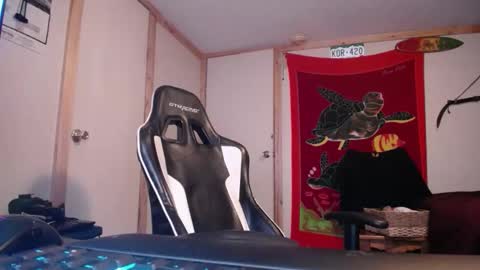 Snapshot of sexycoloradolovers chatting on December 2025 06:18:01 AM Austin and Megan online show from December 2025 06:18:01 AM