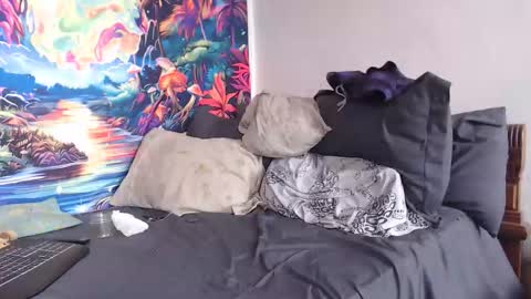 Snapshot of sexydarkhunter2 chatting on September 2025 07:47:01 PM Mike online show from September 2025 07:47:01 PM