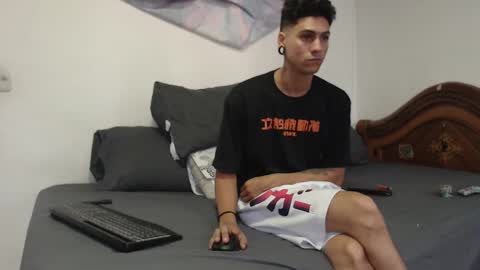 Snapshot of sexydarkhunter2 chatting on November 2025 08:52:01 PM Mike online show from November 2025 08:52:01 PM