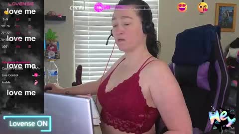 Snapshot of sexydistraction1 chatting on February 2025 04:36:01 PM  SexyDistraction  online show from February 2025 04:36:01 PM