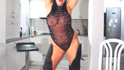 sexylady online show from December 2024 08:30:01 AM