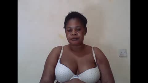 Snapshot of sexydove2 chatting on February 2025 03:43:02 AM EMILY online show from February 2025 03:43:02 AM