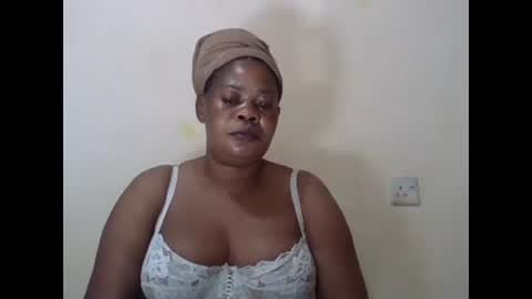 Snapshot of sexydove2 chatting on February 2025 02:33:01 AM EMILY online show from February 2025 02:33:01 AM