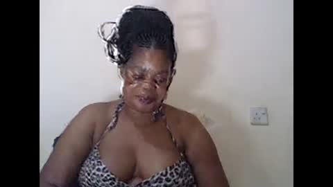 Snapshot of sexydove2 chatting on February 2025 06:44:02 PM EMILY online show from February 2025 06:44:02 PM