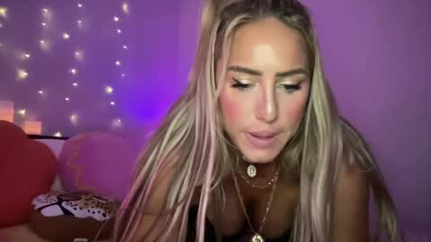 Snapshot of sexygoodvibebabe69 chatting on December 2024 09:11:02 AM Ashley Love online show from December 2024 09:11:02 AM