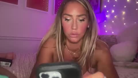 Ashley Love online show from April 2026 11:21:01 AM