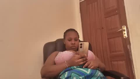 Snapshot of sexylily25 chatting on October 2025 01:50:01 AM lily online show from October 2025 01:50:01 AM