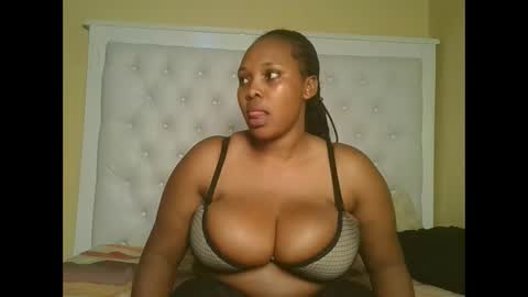 Snapshot of sexylily25 chatting on October 2025 06:58:02 AM lily online show from October 2025 06:58:02 AM