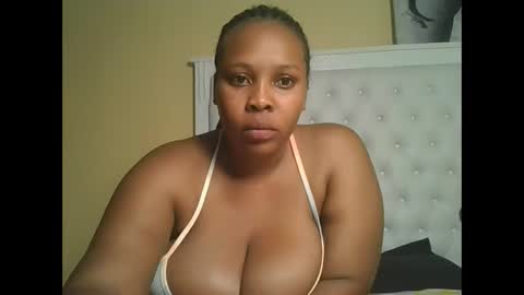 Snapshot of sexylily25 chatting on October 2025 03:01:02 PM lily online show from October 2025 03:01:02 PM