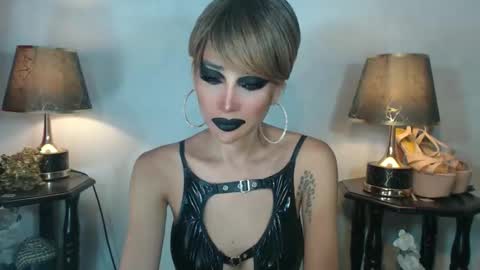 Snapshot of sexylusty2258 chatting on October 2025 05:28:01 AM Queen Sofia online show from October 2025 05:28:01 AM