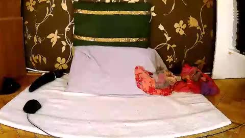 Snapshot of sexymayagold chatting on September 2025 05:53:02 AM Squirty Maya Gold online show from September 2025 05:53:02 AM