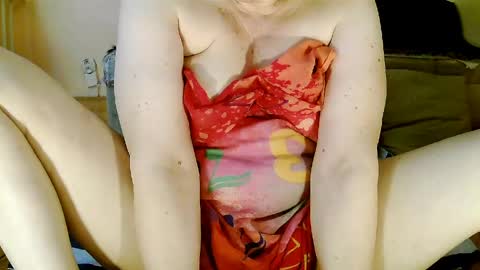 Snapshot of sexymayagold chatting on June 2026 12:21:02 PM Squirty Maya Gold online show from June 2026 12:21:02 PM