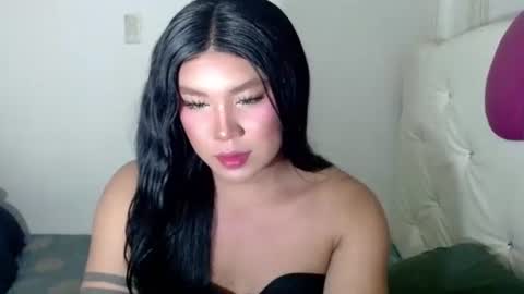 Snapshot of sexymika_xoxo chatting on December 2025 06:44:02 AM Mika online show from December 2025 06:44:02 AM