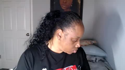 Snapshot of sexymona1218 chatting on September 2025 02:02:01 AM SexyMona online show from September 2025 02:02:01 AM