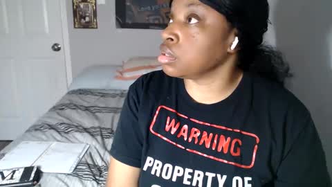 Snapshot of sexymona1218 chatting on September 2025 05:18:01 PM SexyMona online show from September 2025 05:18:01 PM