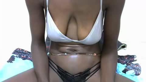 sexynana2001 online show from April 2026 01:38:02 PM