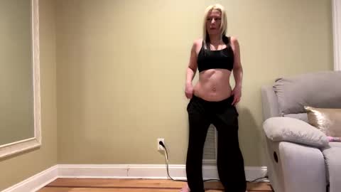 Snapshot of sexypiglet2728 chatting on December 2024 03:27:02 AM Sexypiglet2728 online show from December 2024 03:27:02 AM