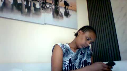 Snapshot of sexyqueen3457132 chatting on October 2025 06:25:01 AM DOVY ACHIENG online show from October 2025 06:25:01 AM