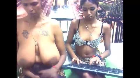 Snapshot of sexyva4u2luv chatting on February 2025 10:05:02 AM sexyva4u2luv online show from February 2025 10:05:02 AM