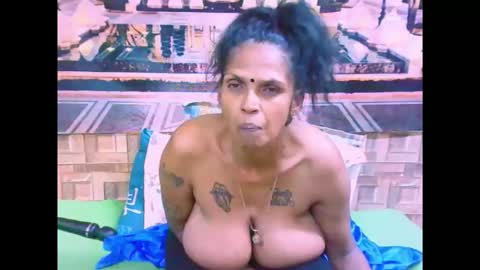 Snapshot of sexyva4u2luv chatting on September 2025 09:49:02 PM sexyva4u2luv online show from September 2025 09:49:02 PM