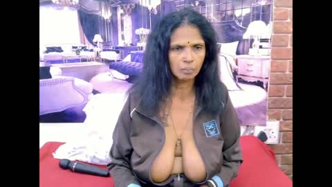 Snapshot of sexyva4u2luv chatting on July 2026 05:35:02 AM sexyva4u2luv online show from July 2026 05:35:02 AM