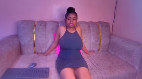 Snapshot of sexyyred_ chatting on December 2024 05:55:01 PM sexyyred_ online show from December 2024 05:55:01 PM