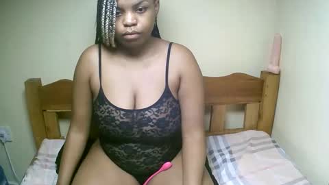 Snapshot of sexyyred_ chatting on February 2026 06:23:02 AM sexyyred_ online show from February 2026 06:23:02 AM