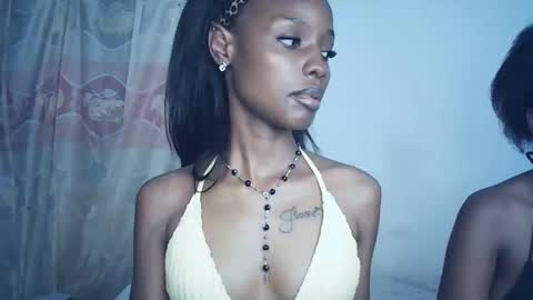 sexyzuriel online show from February 2026 06:31:01 PM