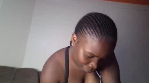 Snapshot of shadowsweet34 chatting on September 2025 04:17:01 PM val online show from September 2025 04:17:01 PM