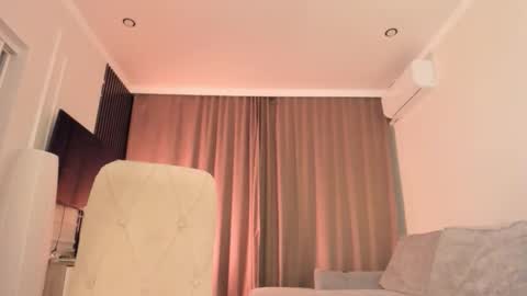 Snapshot of shaix_xx chatting on December 2025 01:59:02 PM Yanmei online show from December 2025 01:59:02 PM