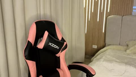 shalomm_ online show from April 2026 02:34:02 AM