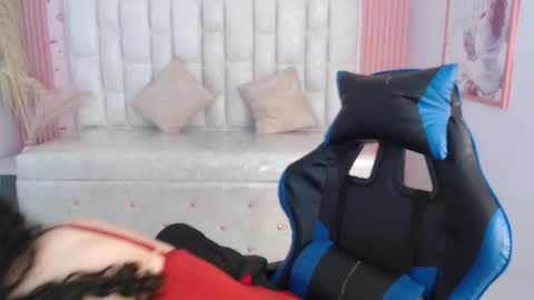 Snapshot of shalon_diaz_sub chatting on November 2025 01:06:01 PM Shalon online show from November 2025 01:06:01 PM