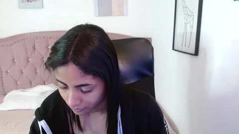 shanelle online show from November 2025 03:18:02 AM