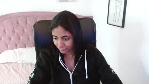 shanelle online show from November 2025 03:23:01 PM