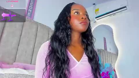 Snapshot of shanelwest7 chatting on June 2026 01:44:02 PM Shanel online show from June 2026 01:44:02 PM