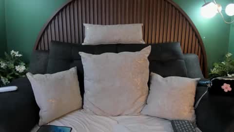 shannel__queen online show from April 2026 08:06:01 PM