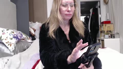 Shannon07 online show from February 2025 02:33:01 PM