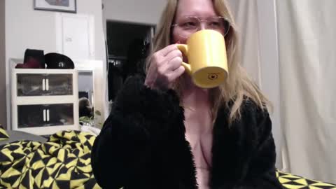 Shannon07 online show from March 2025 11:03:01 AM