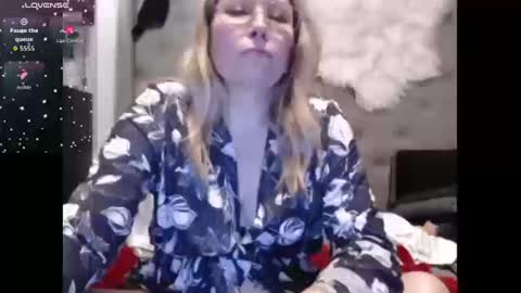 Shannon07 online show from October 2025 06:47:01 AM