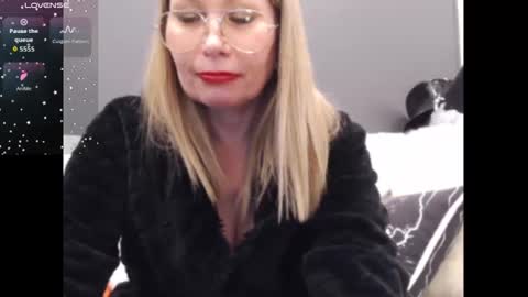 Shannon07 online show from January 2026 04:16:01 AM