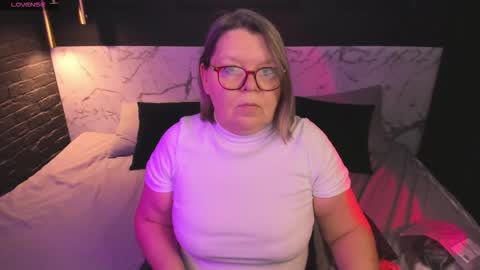 Shannon online show from November 2025 12:55:01 PM