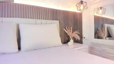 Snapshot of shanonclark chatting on October 2025 07:07:02 PM SHANON online show from October 2025 07:07:02 PM