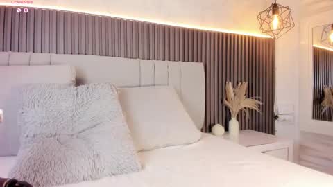 Snapshot of shanonclark chatting on November 2025 07:36:02 PM SHANON online show from November 2025 07:36:02 PM